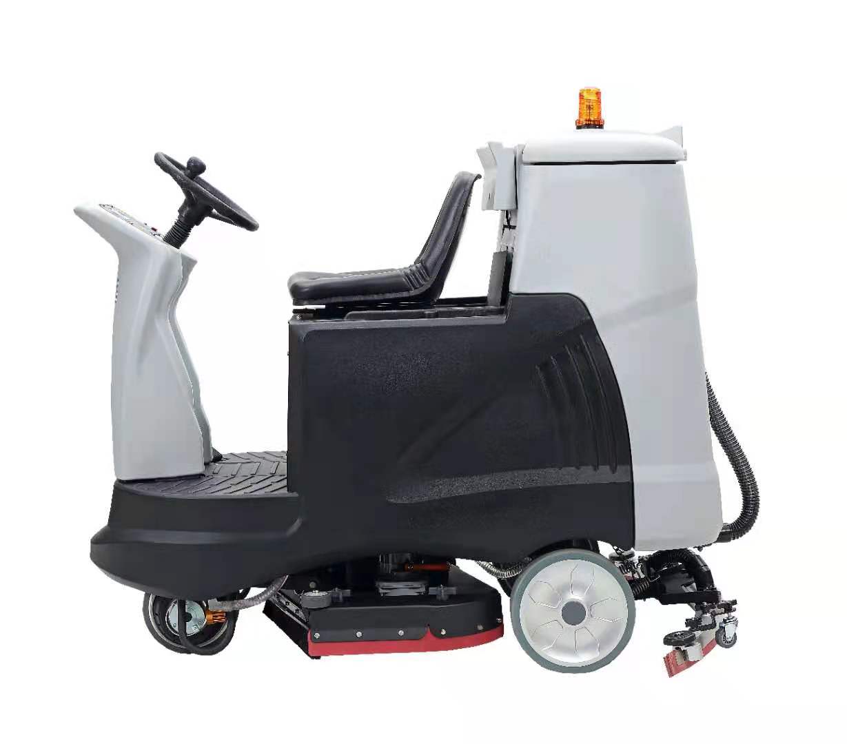 高效清洁利器：驾驶式洗地机的刷新之路