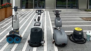 使用手推式旅馆洗地机的主要优势是什么？