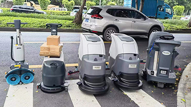 手推式洗地神秘怎么使用呢？？（手推式洗地机较量好的使用要领）